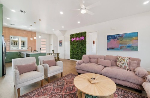 Eufaula House | Carlton Landing-Pink Cabana with private pool