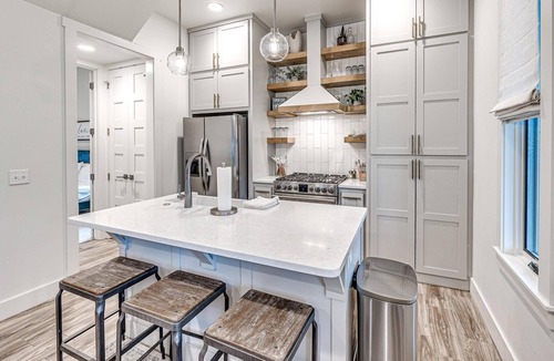 Eufaula Cottage | Carlton Landing-The Goondocks- Located on Redbud Park