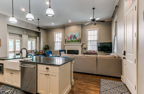 Carlton Landing House | Carlton Landing! Beautiful Townhouse just steps away from the water front.