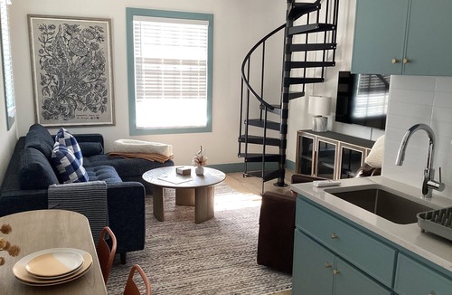 Eufaula House | Carlton Landing Bunkhouse. Sleeps 6 Private Pool and hot tub. Pet friendly.