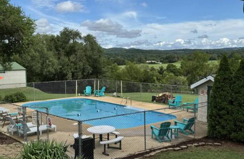 Yellville Apartment | Carlton Marion Inn
