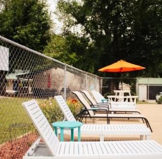Yellville Apartment | Carlton Marion Inn