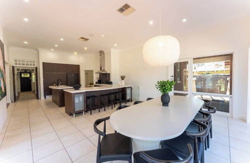 Brighton House | Carlyle Bungalow Summ