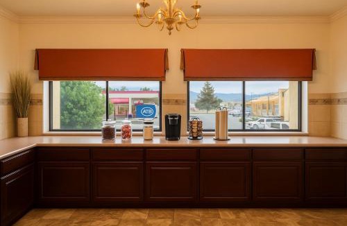 Campbell Hotel | Carlyle Hotel