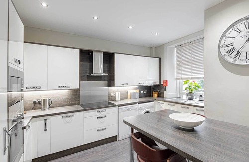 Falkirk Apartment | Carmel Apartments Residence