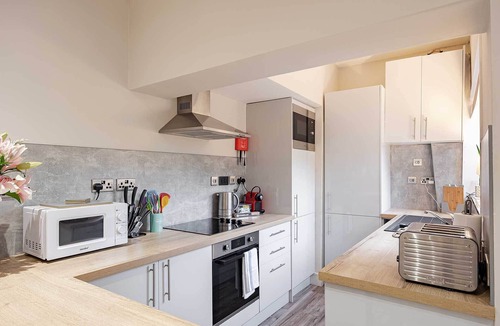 Falkirk Apartment | Carmel Apartments Residence