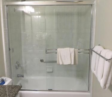 Northeast Carmel Hotel | Carmel Bay View Inn