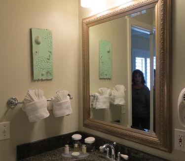 Northeast Carmel Hotel | Carmel Bay View Inn