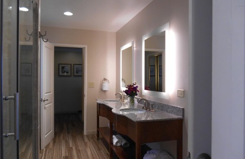 Northeast Carmel Hotel | Carmel Bay View Inn