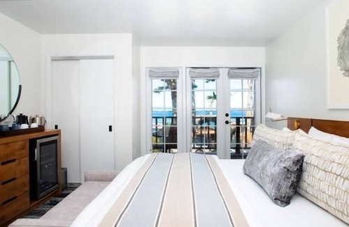 Golden Rectangle Hotel | Carmel Beach Hotel
