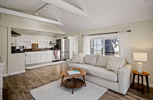 Northeast Carmel Apartment | Carmel Cozy Cottage | Room for 4