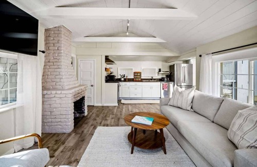 Northeast Carmel Apartment | Carmel Cozy Cottage | Room for 4
