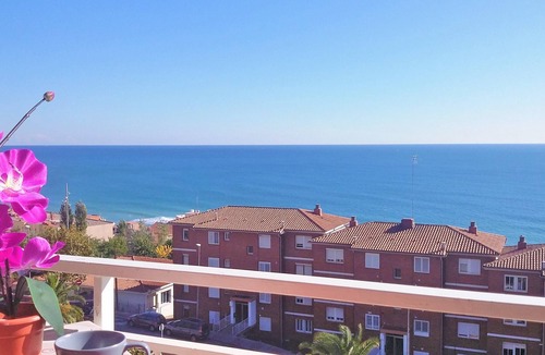 Montgat Apartment | "CARMEN SEAVIEW & BEACH": sea view, beach, balcony, parking, wifi, SAT-TV