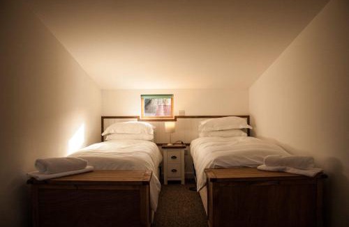 Braemar House | Carn Na Drochaide