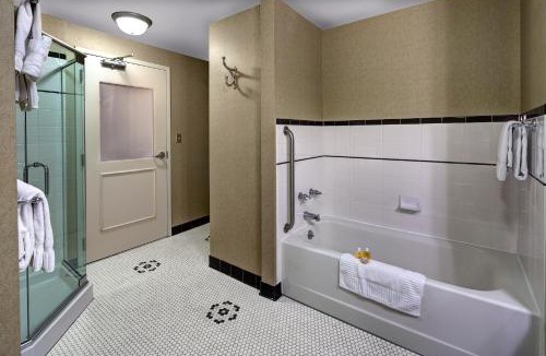 Johnson City Hotel | Carnegie Hotel & Spa