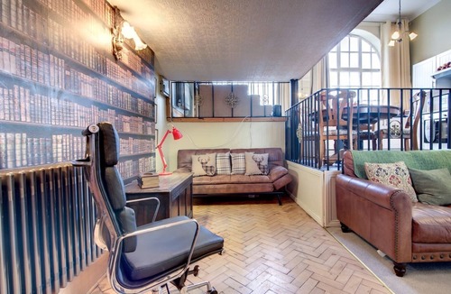 Swinton Apartment | Carnegie Library Bronte Apartment