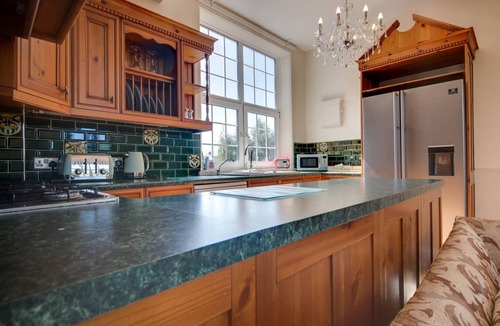 Swinton Apartment | Carnegie Library Shakespeare Apartment 3 bed