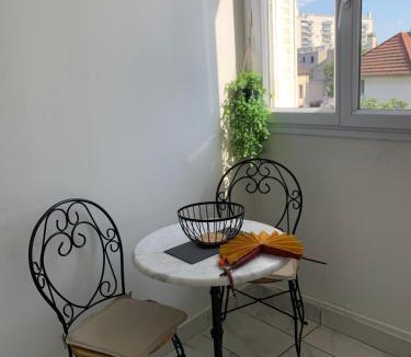 Gennevilliers Apartment | Carnet2voyages Gennevilliers Studio Budget Confort