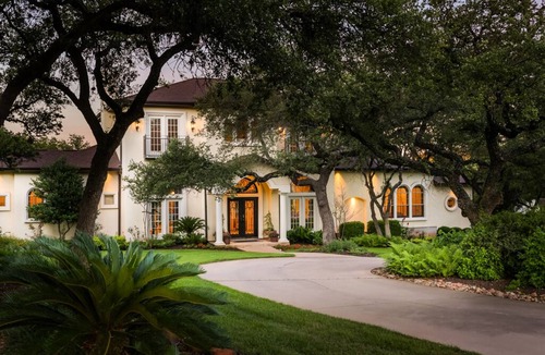 Georgetown House | Carnley House: 4000 sq ft. Huge Pool with Amazing Outdoor Space!