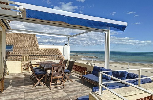 Carnon-Plage Apartment | Carnon F4 Apartment with terrace, parking, air conditioning, wifi, beach access