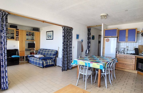 Carnon-Plage Apartment | Carnon: FF3 Apt, 8-10 pers, Beach Access, Parking