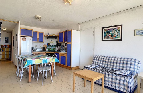 Carnon-Plage Apartment | Carnon: FF3 Apt, 8-10 pers, Beach Access, Parking
