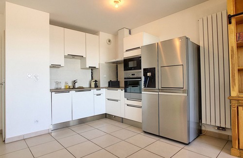 Carnon-Plage Apartment | Carnon: Spacious 1BR with balcony, AC, garage