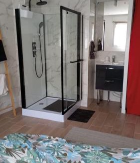 Chevigny-Saint-Sauveur Apartment | Carol California