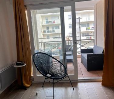 Chevigny-Saint-Sauveur Apartment | Carol California