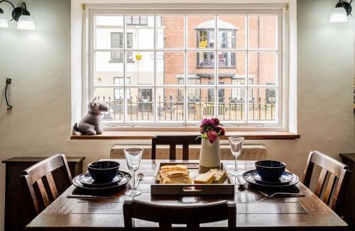 Leek House | Carol's Cottage