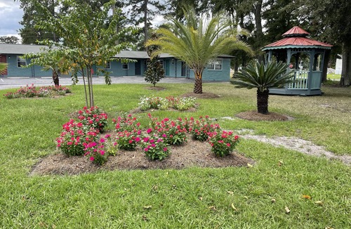 Garden City Hotel | Carole Motel
