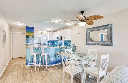 Carolina Beach Apartment | Carolina Beach Condo w/Balcony & Ocean Access!