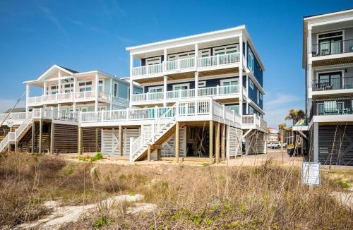 Yaupon Beach House | Carolina Dreamin by Oak Island Accommodations