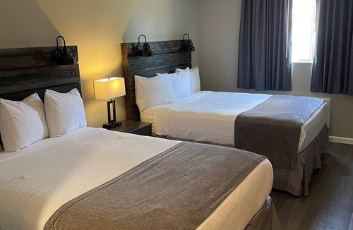Pinebluff Hotel | Carolina Pine Inn