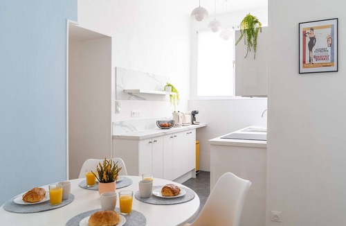 Arras Condo | Caroline's Apartment - Near of the Belfry