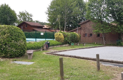 Lanton Ski Chalet | Caroline's cottage