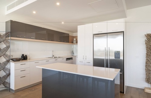 Sandringham Hotel | Caroline Serviced Apartments Sandringham