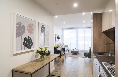 Sandringham Hotel | Caroline Serviced Apartments Sandringham