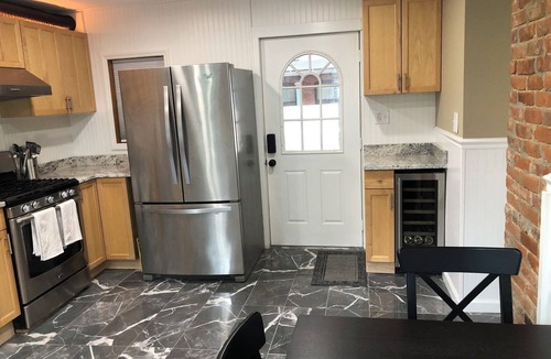 Saratoga Springs House | Caroline Street! 7BR/5.5BA HUGE!