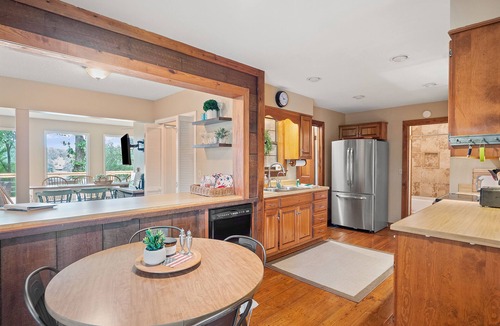 Cullman House | Carols Cottage - Double decker dock! Popular location!