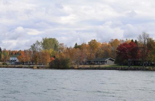 Thessalon Hotel | Carolyn Beach Inn