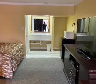 Central City Hotel | Caronoda Motel