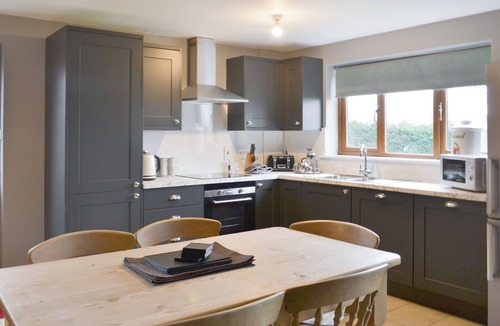 Lincoln Cottage | Carp Cottage - UKC1907