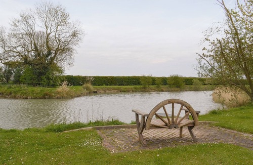 Lincoln Cottage | Carp Cottage - UKC1907