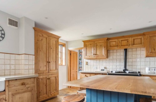 Maidensgrove House | Carpenter's Cottage - Tranquil Countryside Escape