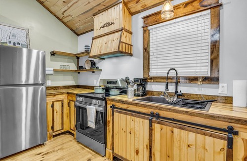 Starkville House | Carpenters Corner, Scenic, Tiny Luxury