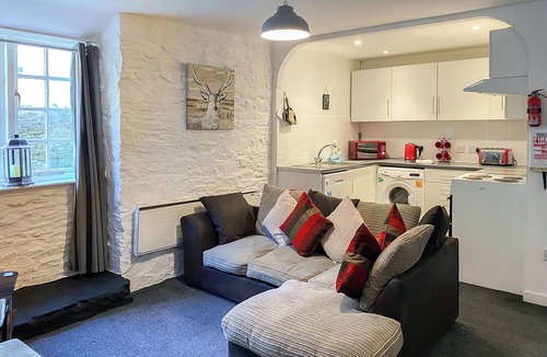 Liskeard Cottage | Carpenters Cottage - CV17