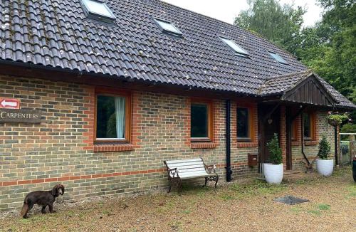 Dorking Apartment | Carpenters-stay