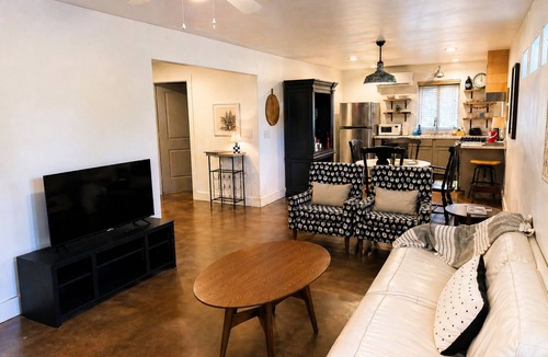 Huntington Cottage | Carraige House