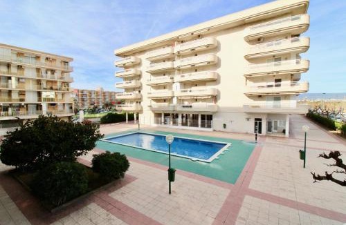 La Pineda Apartment | Carrer Amadeu Vives 69